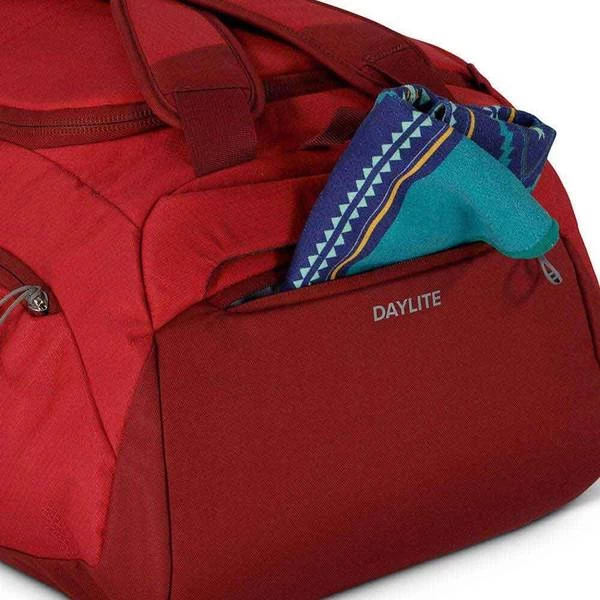 Osprey Daylite Duffel 60 - Cosmic Red - Image 4